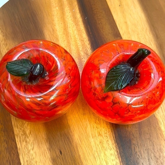 Vintage Handblown Glass Art Red Orange Apples Set of 2 Murano Style - Picture 5 of 6